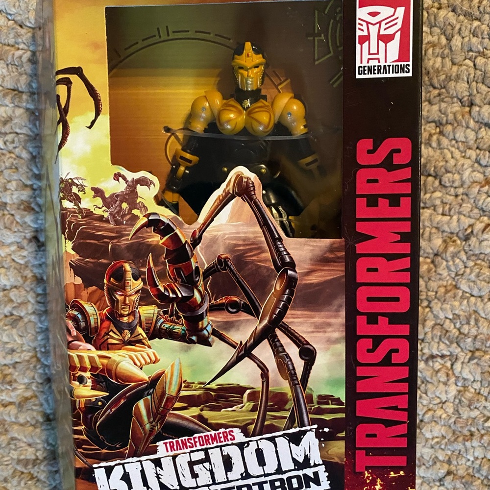 NEW Blackarachnia Transformers War for Cybertron Trilogy